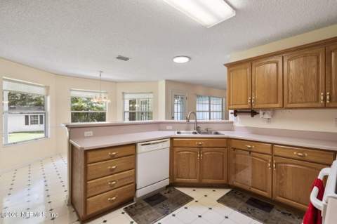 6045 Judy Drive, Jacksonville FL - photo 14 of 40