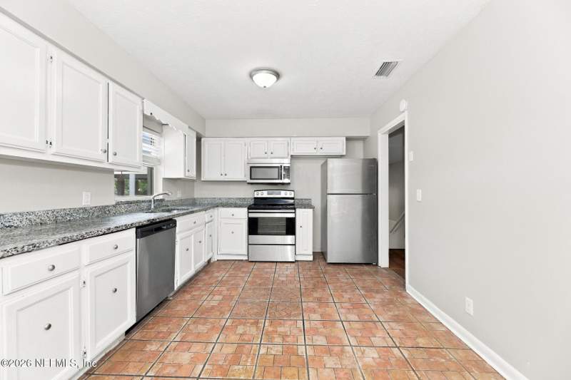 4 bedroom Single Family Residence at 6015 Caprice Drive, Oak Hill, Jacksonville — photo 5