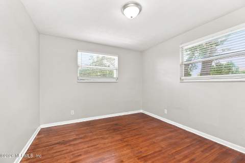 6015 Caprice Drive, Jacksonville FL - photo 14 of 22