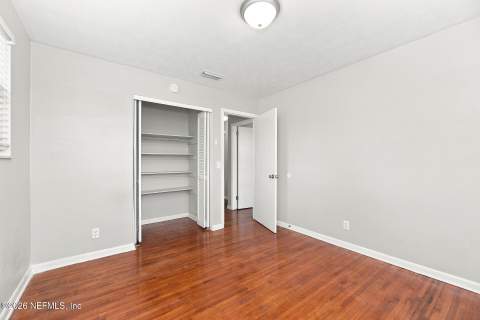 6015 Caprice Drive, Jacksonville FL - photo 15 of 22