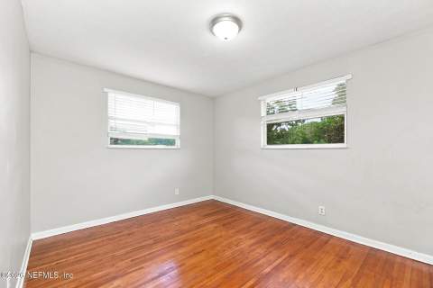 6015 Caprice Drive, Jacksonville FL - photo 16 of 22