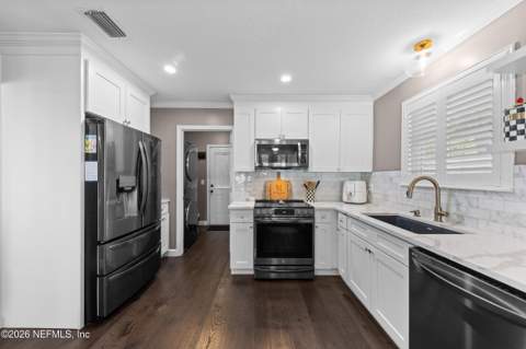 7030 St Augustine Road, Jacksonville FL - photo 16 of 57