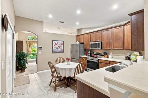 11658 Marsh Elder Drive, Jacksonville FL - photo 18 of 38