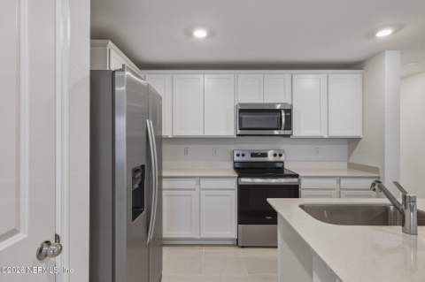 10108 Whistling Pine Court, Jacksonville FL - photo 7 of 28