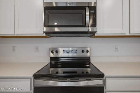 10108 Whistling Pine Court, Jacksonville FL - photo 10 of 28