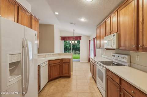 9233 Rosewater Lane, Jacksonville FL - photo 20 of 47