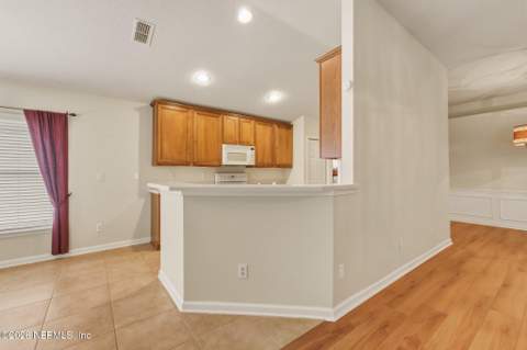9233 Rosewater Lane, Jacksonville FL - photo 16 of 47