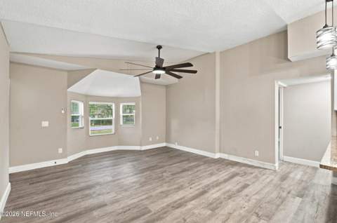 3406 W Eve Drive, Jacksonville FL - photo 8 of 34
