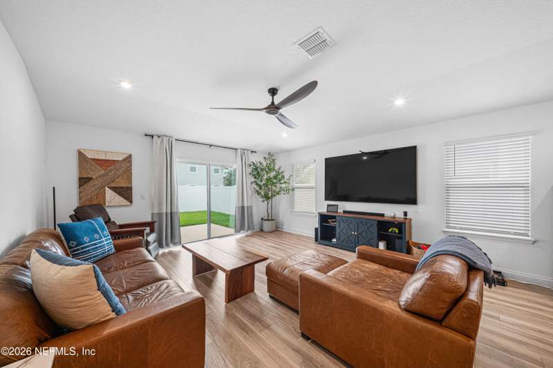 4 bedroom Single Family Residence at 13559 Holsinger Boulevard, Wells Creek, Jacksonville — photo 3