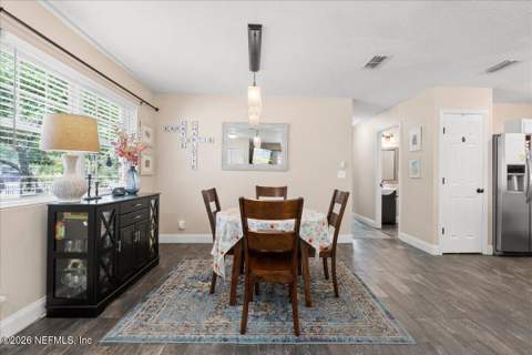 7862 Praver Drive, Jacksonville FL - photo 10 of 39