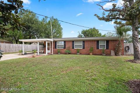 6016 Holly Bay Court, Jacksonville FL - photo 8 of 38