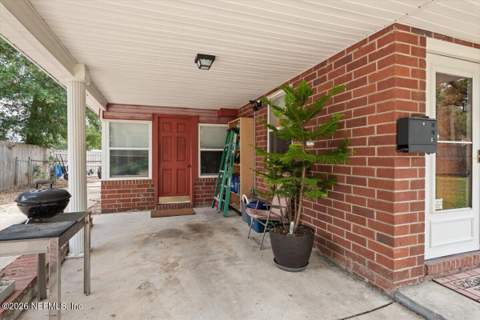 6016 Holly Bay Court, Jacksonville FL - photo 10 of 38