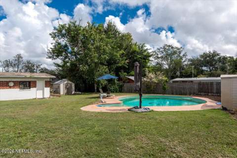 6016 Holly Bay Court, Jacksonville FL - photo 7 of 38