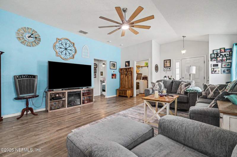 3 bedroom Single Family Residence at 2023 Edmund Randolph Court, Liberty Square South, Jacksonville — photo 2