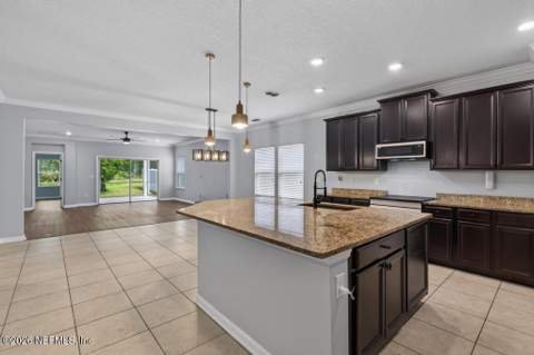 15714 Tisons Bluff Road, Jacksonville FL - photo 10 of 31