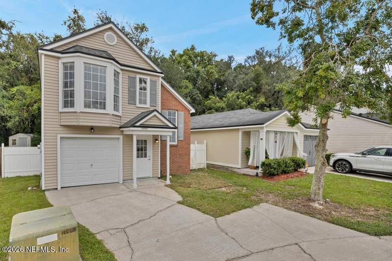 3 bedroom Single Family Residence at 10962 Traci Lynn Drive, Lone Pine, Jacksonville — photo 2