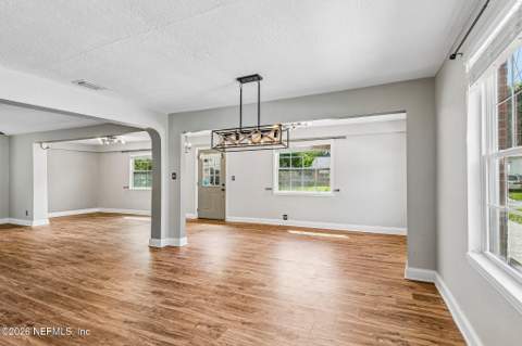 1075 Nelson Street, Jacksonville FL - photo 16 of 45