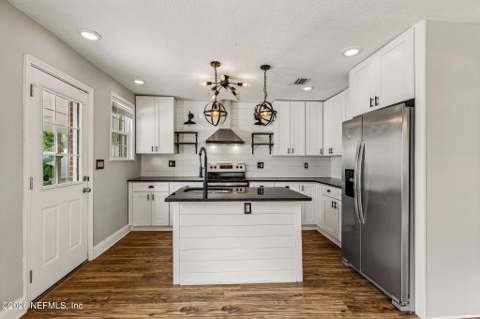 1075 Nelson Street, Jacksonville FL - photo 19 of 45