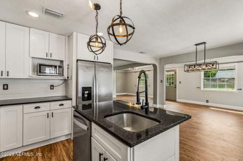 1075 Nelson Street, Jacksonville FL - photo 24 of 45