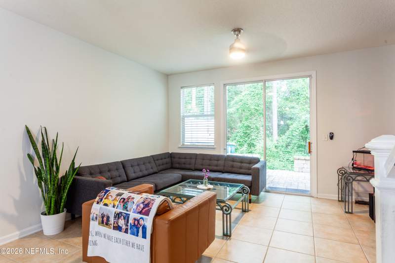 3 bedroom Townhouse at 5948 Bartram Village Drive, Villages Of Bartram Springs, Jacksonville — photo 3