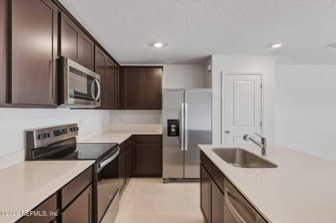 10114 Whistling Pine Court, Jacksonville FL - photo 6 of 29
