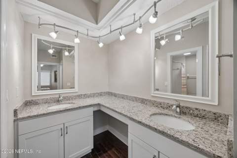 4020 Lavista Circle #211, Jacksonville FL - photo 21 of 32