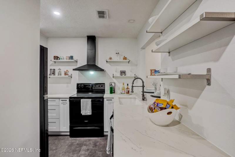 2 bedroom Condominium at 8300 Plaza Gate Lane #1071, Beauclerc Lakes, Jacksonville — photo 5