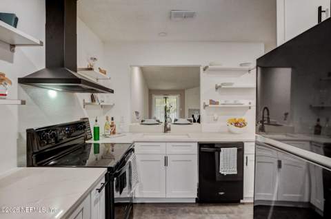 8300 Plaza Gate Lane #1071, Jacksonville FL - photo 7 of 27