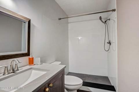 8300 Plaza Gate Lane #1071, Jacksonville FL - photo 16 of 27