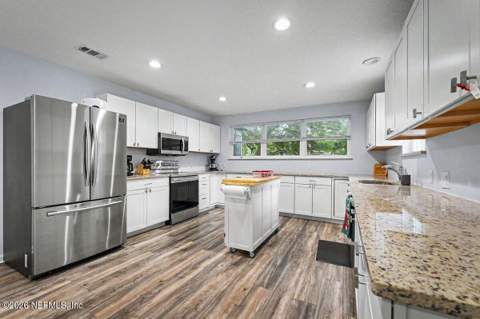11351 W Court Boulevard, Jacksonville FL - photo 11 of 35