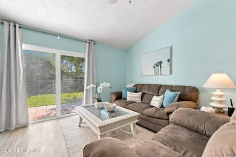 696 Aquatic Drive, Atlantic Beach FL - photo 19 of 49