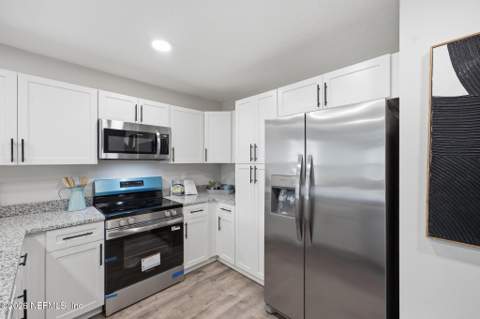 7648 Eaton Avenue, Jacksonville FL - photo 9 of 27