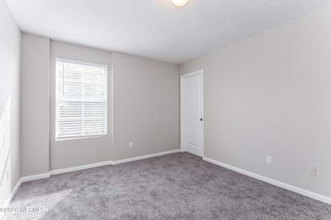 16300 Tisons Bluff Road, Jacksonville FL - photo 8 of 15