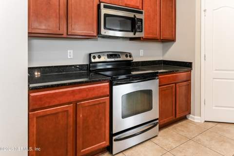 16300 Tisons Bluff Road, Jacksonville FL - photo 6 of 15