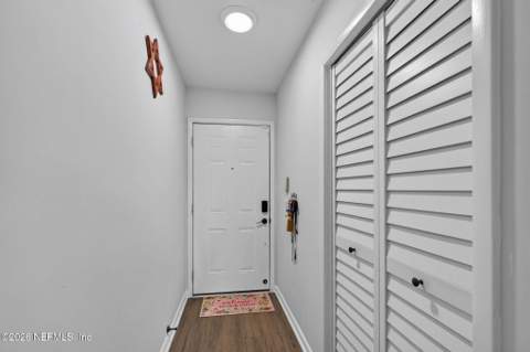 8479 Rampart Road, Jacksonville FL - photo 6 of 33