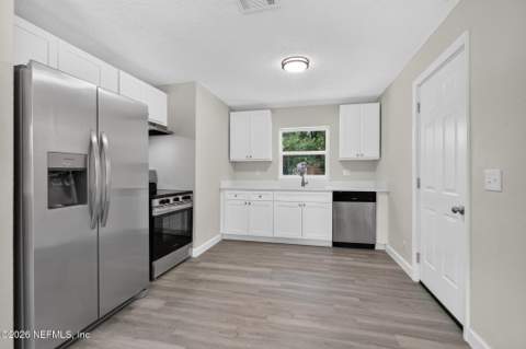 1512 Anderson Street, Green Cove Springs FL - photo 12 of 33