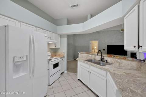 13214 Companion Circle, Jacksonville FL - photo 8 of 39