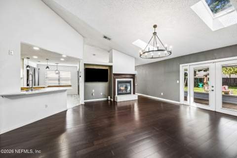 4849 Dovetree Lane, Jacksonville FL - photo 15 of 34