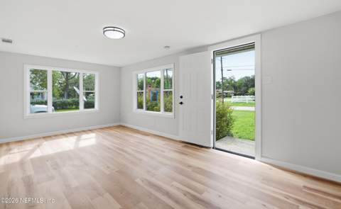 8007 Mariner Street, Jacksonville FL - photo 6 of 33
