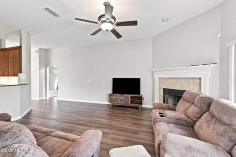 604 Reflection Cove Road, Jacksonville FL - photo 12 of 35