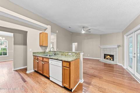 1041 Whirlaway Circle, Jacksonville FL - photo 16 of 33