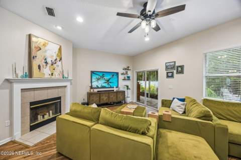 3299 Warnell Drive, Jacksonville FL - photo 15 of 49