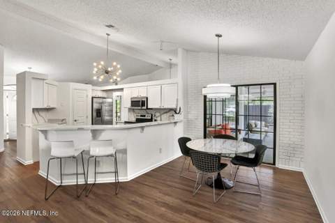 13060 Autumn River Road, Jacksonville FL - photo 6 of 25