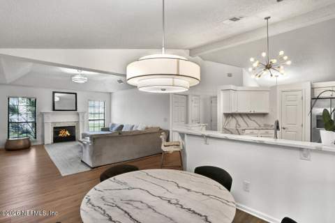 13060 Autumn River Road, Jacksonville FL - photo 9 of 25