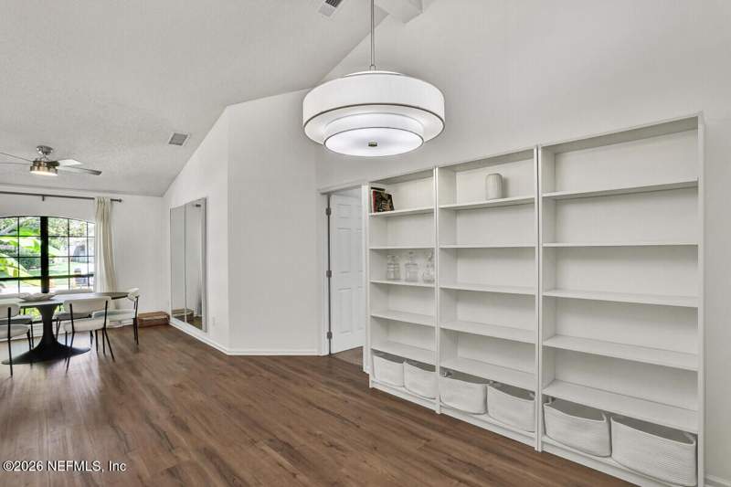 4 bedroom Single Family Residence at 13060 Autumn River Road, Riverbrook At Glen, Jacksonville — photo 5