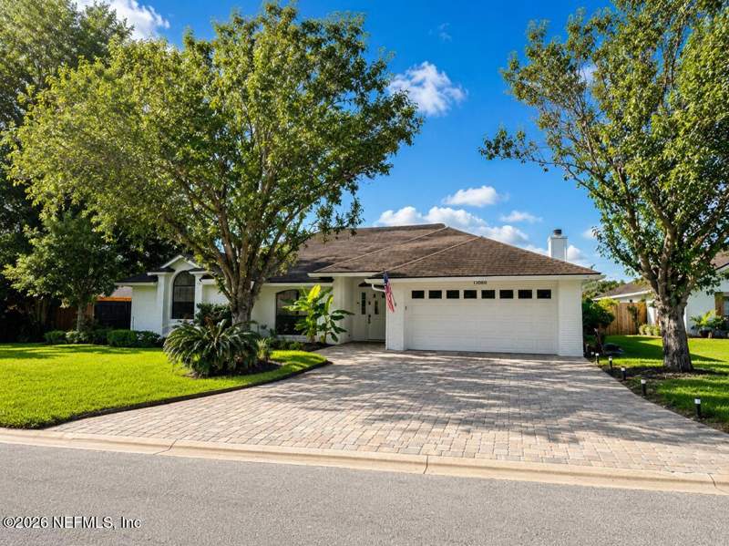 4 bedroom Single Family Residence at 13060 Autumn River Road, Riverbrook At Glen, Jacksonville — photo 2
