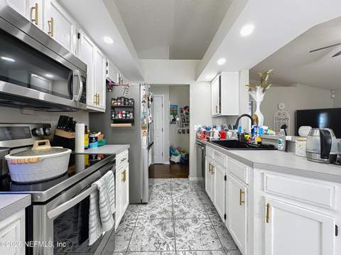 3346 Deerfield Pointe Drive, Orange Park FL - photo 11 of 29