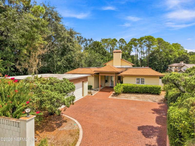 3 bedroom Single Family Residence at 10105 Courtyards Place, Deerwood, Jacksonville — photo 3