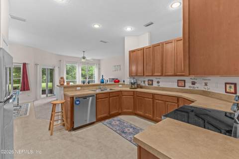 543 Apple Creek Drive, Jacksonville FL - photo 6 of 53