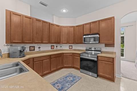 543 Apple Creek Drive, Jacksonville FL - photo 6 of 52